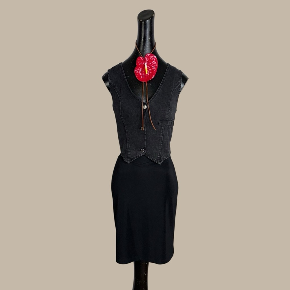 I.N. San Francisco vintage black skirt